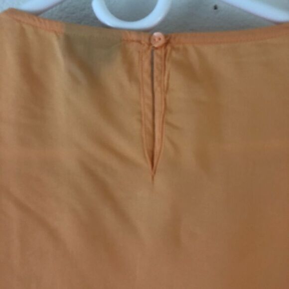 A.N.A Orange Tie Die sleeveless Ruffle front top L - Picture 3 of 5